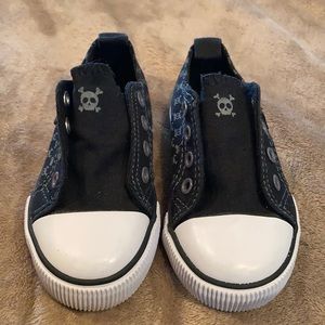 Amy Coe toddler 6 skull sneakers